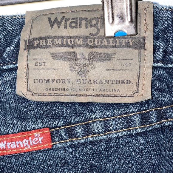 NWT Wrangler Dark Wash Jeans Regular Fit 34x30 - Picture 4 of 7